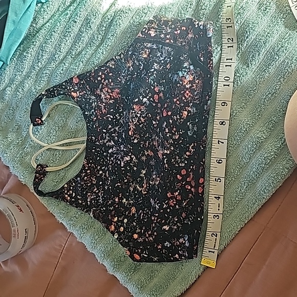 STUNNING LULULEMON FREE TO BE SPORTS BRA - Picture 7 of 9